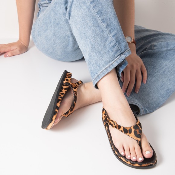 Sandals xỏ ngón Leopard Stride